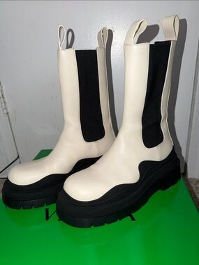 Bottega Veneta Tire Chelsea Boot